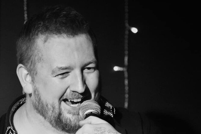 The Comedy Lock-In - A late show with a pub room feel