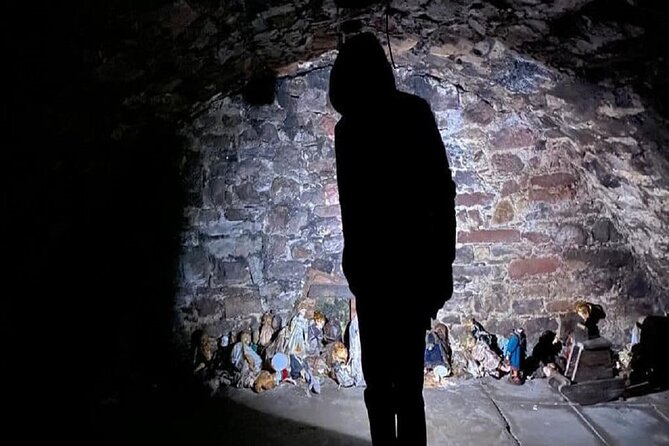 The World Famous Underground Ghost Tour - Descending into the South Bridge vaults