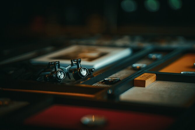 Watch Building Experience - St Andrews - Adding an engraving to the case back